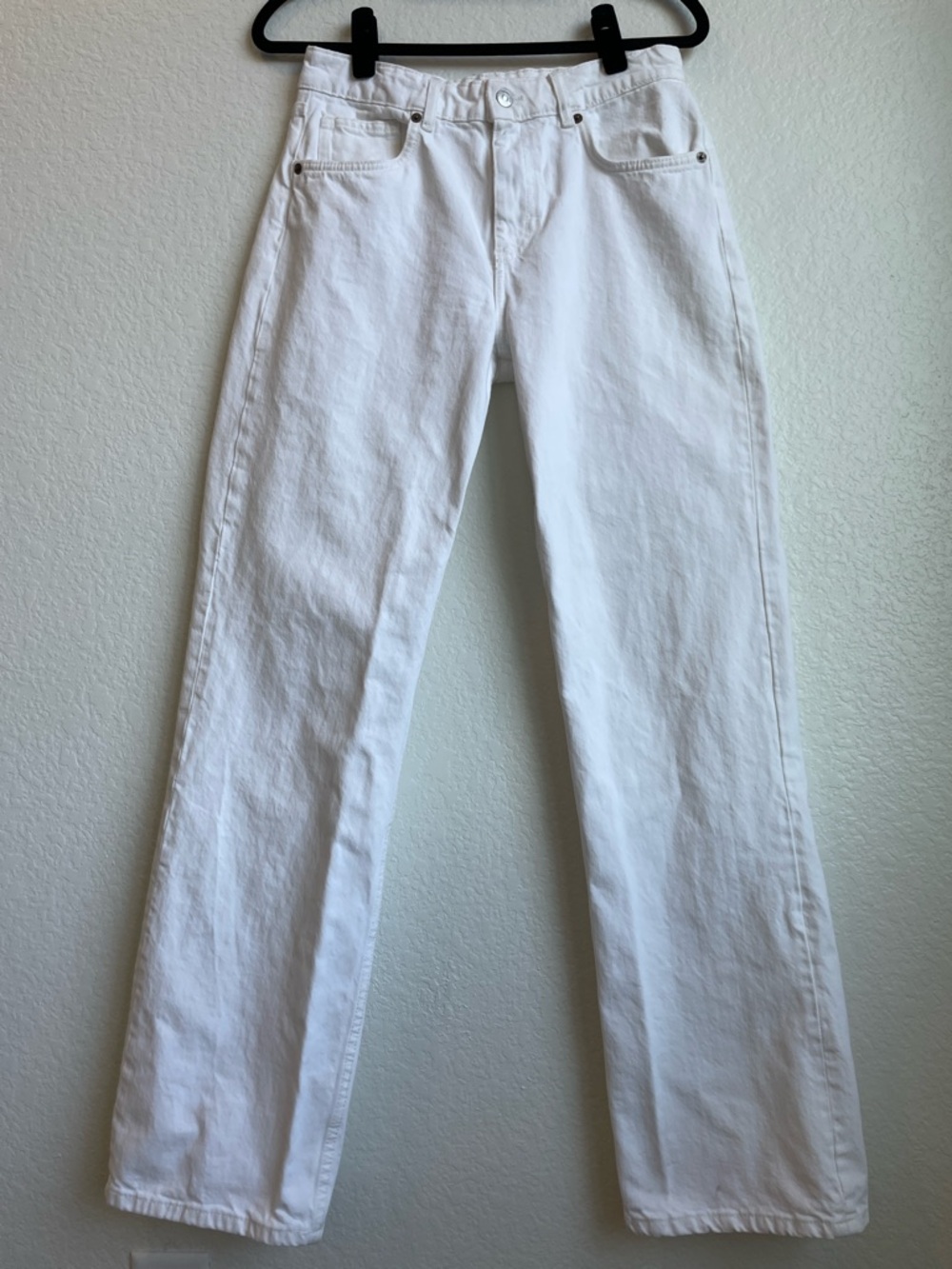 ZARA • Trafaluc White Long Wide Leg Jeans • 6